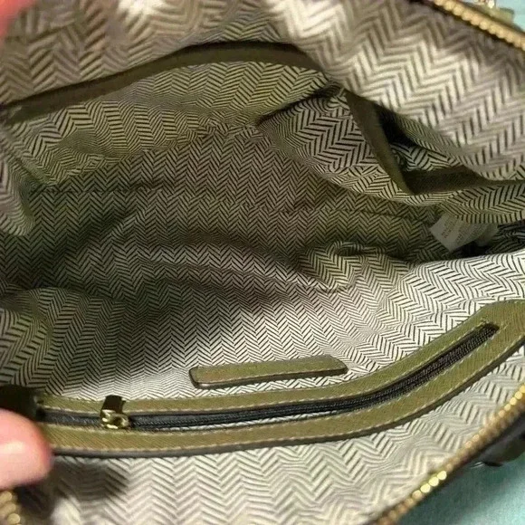 Steve Madden olive green crossbody purse - Picture 4 of 11